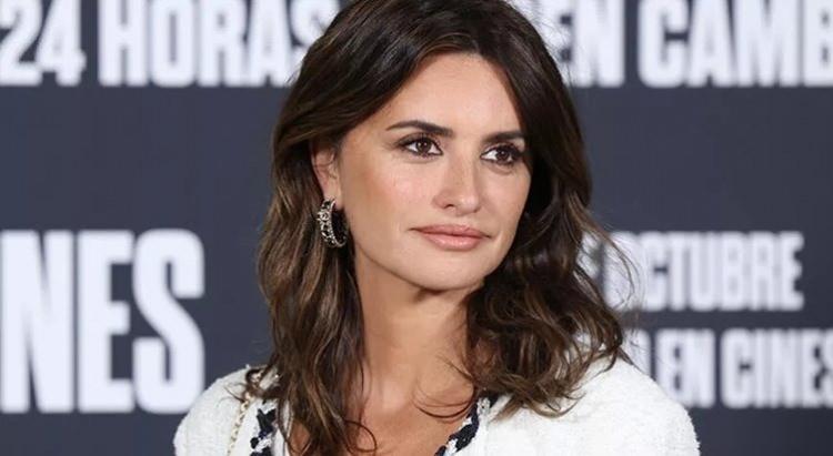 <p>İspanyol oyuncu Penelope Cruz sosyal medya hesabından Birleşmiş Milletler Çocuklara Yardım Fonu UNICEF'in gönderisini paylaştı.</p>
<p> </p>