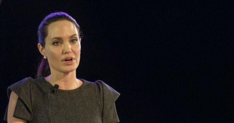 <p>ABD'li ünlü oyuncu Angelina Jolie de sosyal medya hesabından Türkiye ve Suriye'deki depremzedeler için bağış yapılması çağrısında bulundu.</p>
<p> </p>