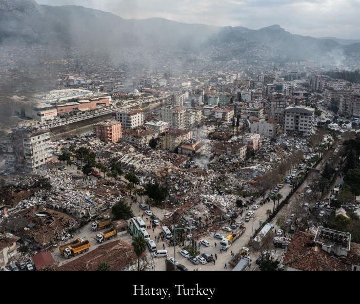 <p>Jolie, paylaşımında "Kalbim Suriye ve Türkiye halkıyla birlikte. Birçok ailenin çektiği hayal bile edemeyeceğimiz acıları kavramak zor. Umarım başkaları da destek vermeyi düşünür, böylece hayat kurtaran çalışmalarına devam edebilirler" ifadelerini kullandı.</p>
<p> </p>
