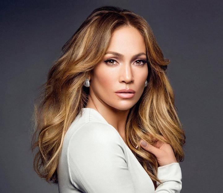 <p>ABD'li ünlü sanatçı Jennifer Lopez de sosyal medya paylaşımında depremde hayatını kaybedenler için üzgün olduğunu belirtmişti.</p>

<p> </p>
