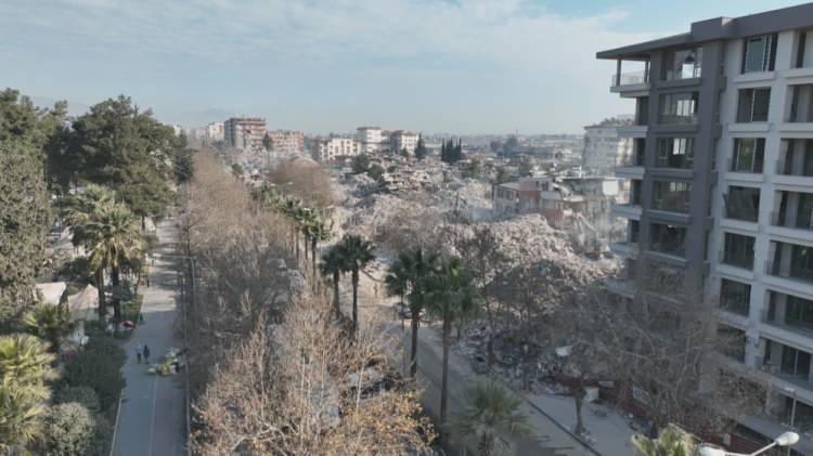 <p>Giro555 ulusal yardım hattına yapılan bağış miktarı 28 milyon euro ile başladı. Öğleden sonra bu miktar 42 milyon euroya ulaştı.</p>

<p> </p>
