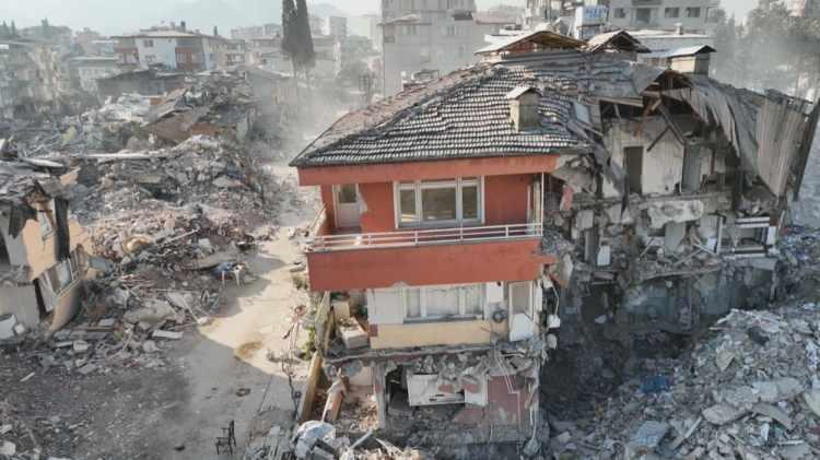 <p>Etkinlikte, yaklaşık 200 ünlü Hollandalı, telefon başında bağış topladı. Bunlardan biri de Kültür ve Medyadan Sorumlu Devlet Bakanı Günay Uslu’ydu.</p>
<p> </p>