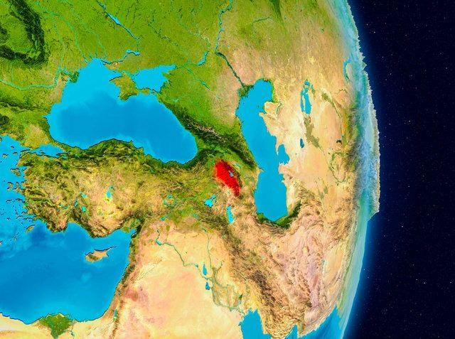 <p>Kahramanmaraş’ta gerçekleşen ve etkilerinin Malatya, Adıyaman, Hatay, Kilis, Adana, Şanlıurfa ve Diyarbakır’ın da yaşadığı 7.7’lik depremin ardından kurtarma çalışmaları sürdürülüyor. </p>
