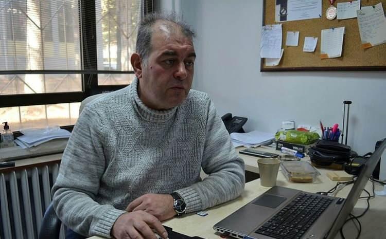 <p>Diyarbakır Cumhuriyet Başsavcılığı'nın, depremlerde yıkılan binalardaki kusurların tespitine ilişkin soruşturması kapsamında, Bağlar ilçesindeki Yoldaş Apartmanı enkazından numune alındı.</p>
