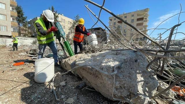 <p>&ccedil;imento oranlarının d&uuml;ş&uuml;k ve kalitesiz malzemeden yapıldığı tespit edildi.</p>

<p>&nbsp;</p>
