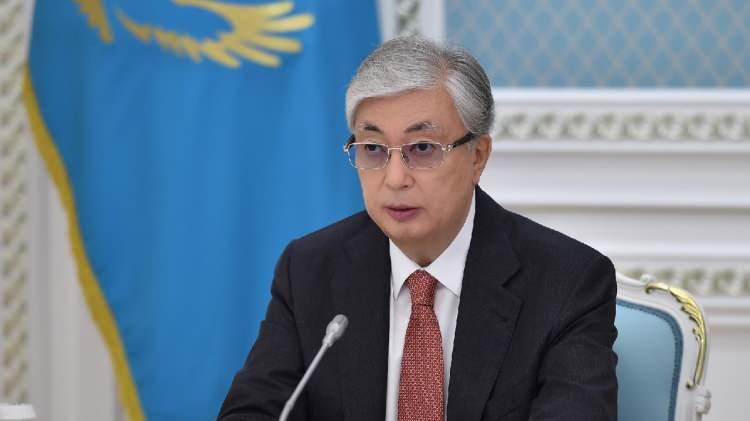 <p><strong>KAZAKİSTAN'DA ARAMA KURTARMA EKİBİNE YARDIM NİŞANI</strong></p>
<p>Kazakistan Cumhurbaşkanı Kasım Cömert Tokayev, Türkiye'de gece gündüz arama kurtarma faaliyetlerinde yer alan ekipteki herkese ülkeye döndükten sonra devlet nişanı takdim edileceğini söyledi.</p>