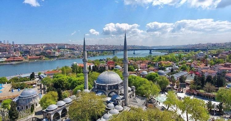 <p>Eyüp ve Gaziosmanpaşa'da 20-25 bin adet, </p>