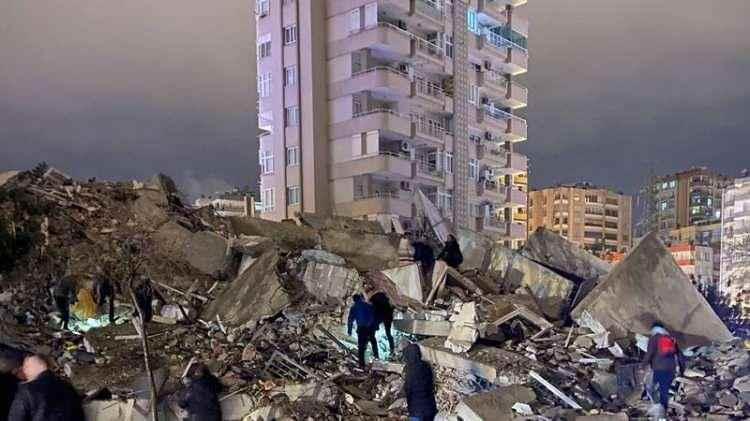 <p>ADANA Nüfusu:</p>
<p>2 milyon 274 bin 106</p>