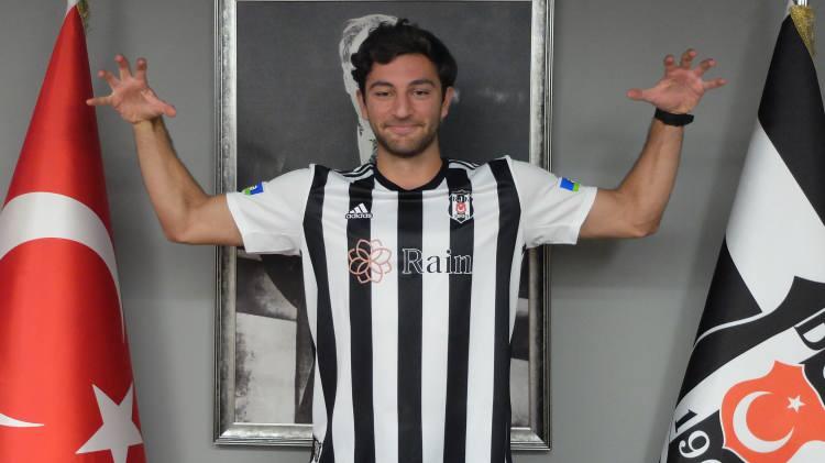 <p>Emrecan Uzunhan<br />
<br />
Eski takımı: Beşiktaş<br />
<br />
Yeni takımı: Antalyaspor</p>
