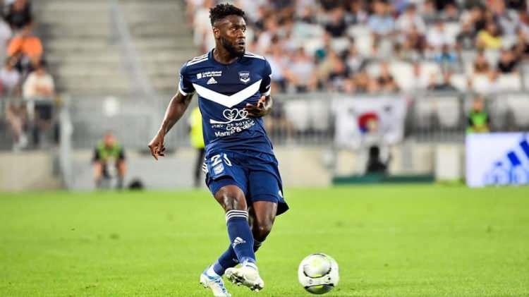 <p>Enock Kwateng<br />
<br />
Eski takımı: Kulüpsüz<br />
<br />
Yeni takımı: Ankaragücü</p>
