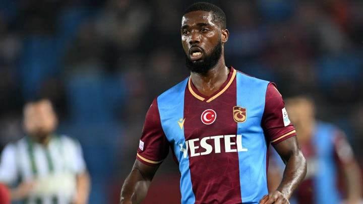 <p>Djaniny<br />
<br />
Eski takımı: Trabzonspor <br />
<br />
Yeni takımı: Sharjah FC</p>
