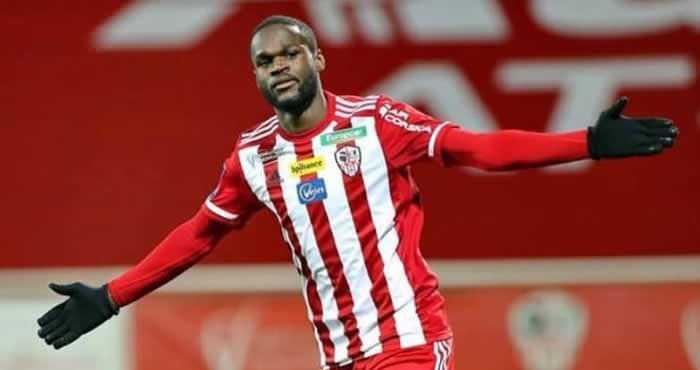<p>Bevic Moussiti-Oko<br />
<br />
Eski takımı: Ajaccio<br />
<br />
Yeni takımı: Ankaragücü</p>
