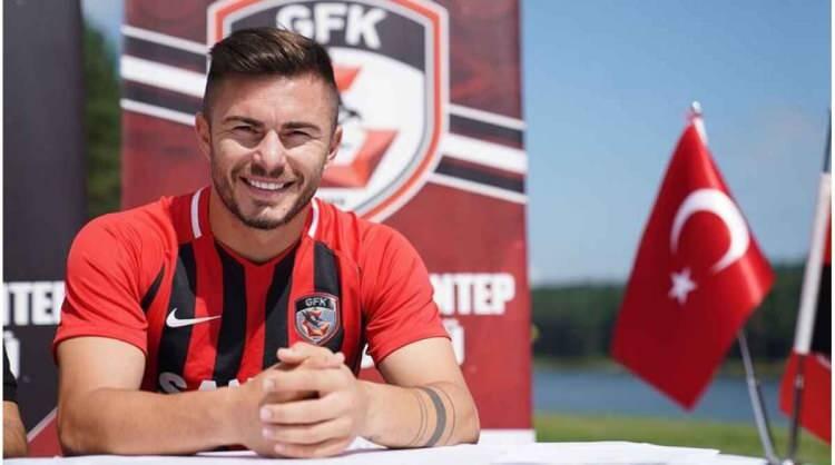 <p>Alin Tosca<br />
<br />
Eski takımı: Gaziantep FK<br />
<br />
Yeni takımı: Benevento</p>