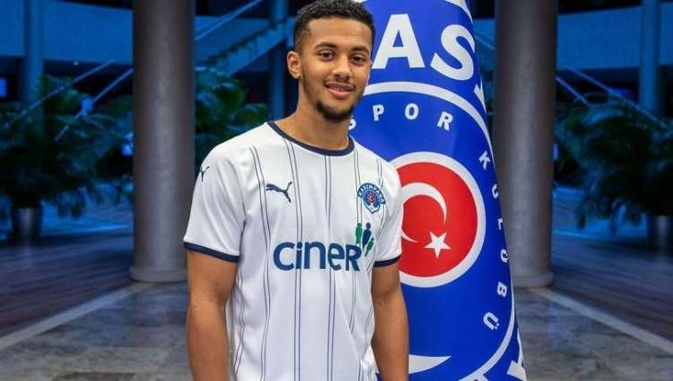 <p>Mounir Chouiar<br />
<br />
Eski takımı:&nbsp;Başakşehir<br />
<br />
Yeni takımı:&nbsp;Kasımpaşa</p>
