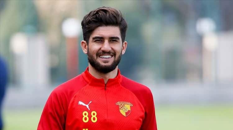 <p>Soner Aydoğdu<br />
<br />
Eski takımı:&nbsp;Antalyaspor<br />
<br />
Yeni takımı:&nbsp;Samsunspor</p>
