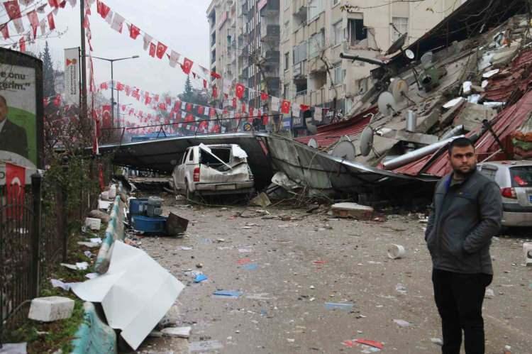 <p>Bu uyarının hemen ardından Kahramanmaraş'ta 7.6'lık bir deprem daha meydana geldi.</p>