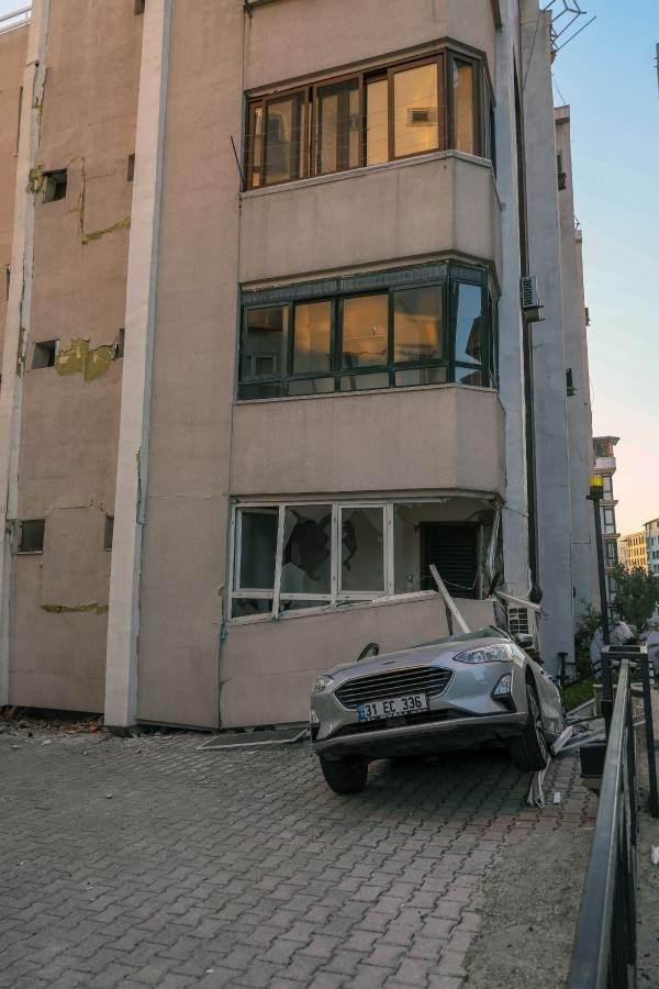 <p>Kahramanmaraş merkezli, 11 ili etkileyen 2 büyük depremin ardından ölü sayısı, 38 bini aştı. </p>
