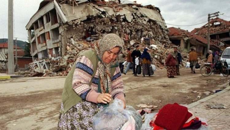 <p><span style="color:#800000"><strong>Gülsüm-Mehmet Börta çifti aynı zamanda ilkokul arkadaşlarıydı. 30 yıllık mutlu bir evlilikleri bulunan Börta çifti depremde melek oldu, ölüm bile onları ayıramadı.</strong></span></p>
<p> </p>