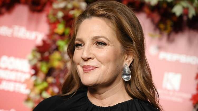 <p><span style="color:#000000"><strong>Şu ana dek 111 bin TL bağış toplamayı başaran Andres'in çabasına kayıtsız kalmayan dünyaca ünlü oyuncu Drew Barrymore ise videoları sosyal medya hesabından paylaşarak "Eğer imkânınız varsa ve yapmaya meyilliyseniz buraya bağışta bulunun." şeklinde çağrıda bulundu. </strong></span></p>