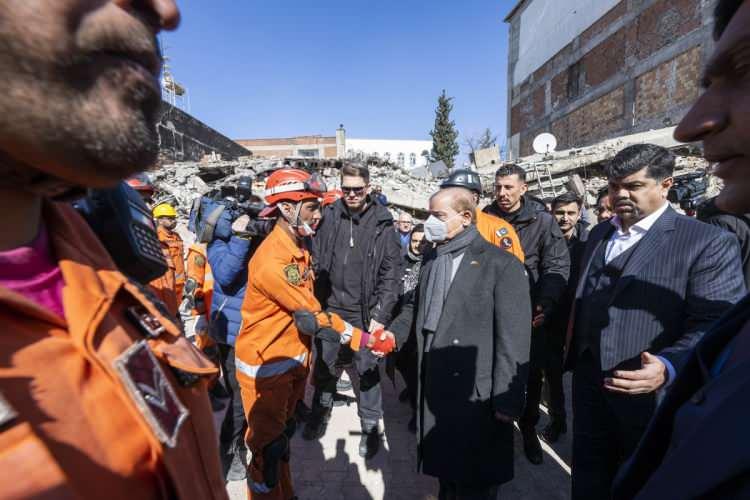 <p>Türkiye'nin önünde uzun bir yol olduğunu belirten Şerif, şöyle devam etti:<br />
<br />
 </p>
