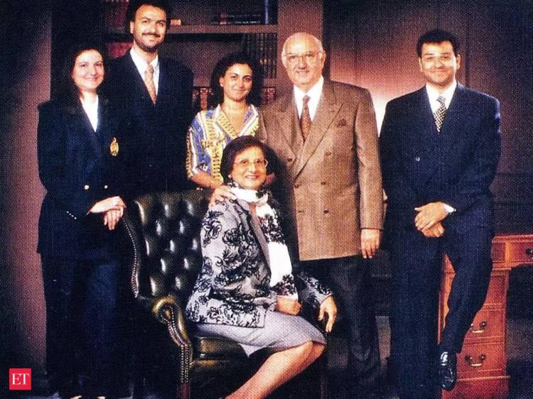 <p>24. Mistry ailesi (27,4 milyar dolar)</p>
<p> </p>