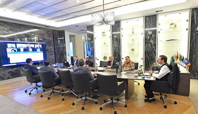 <p>Rifat Hisarcıklıoğlu bu kararı, 7 sektör meclisi başkanı ve TOBB Yönetim Kurulu Üyeleriyle birlikte düzenlediği basın toplantısıyla duyurdu.</p>
