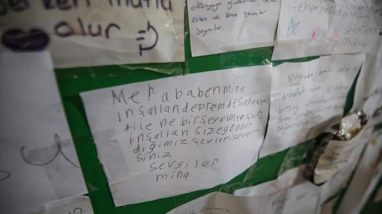 <p><strong>Çocukların gönderdiği oyuncaklar var. Bizi duygulandıran, ağlatan notlar da yer alıyor.</strong></p>
