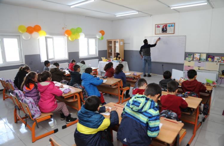 <p>Malatya’da deprem sonrası hayatın normale dönmesi için yürütülen çalışmalar sürüyor.</p>
