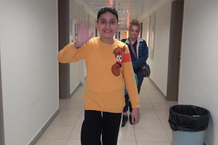 <p> Öyle bir acıyı kaldıramazdı. Kuşum daha bebekti göreceği daha çok şey vardı. Allah'a şükürler olsun ki kuşumu sağ salim yurtta: Benimle birlikte oyun oynuyor. Benim omzumda yurtta geziyor."</p>
