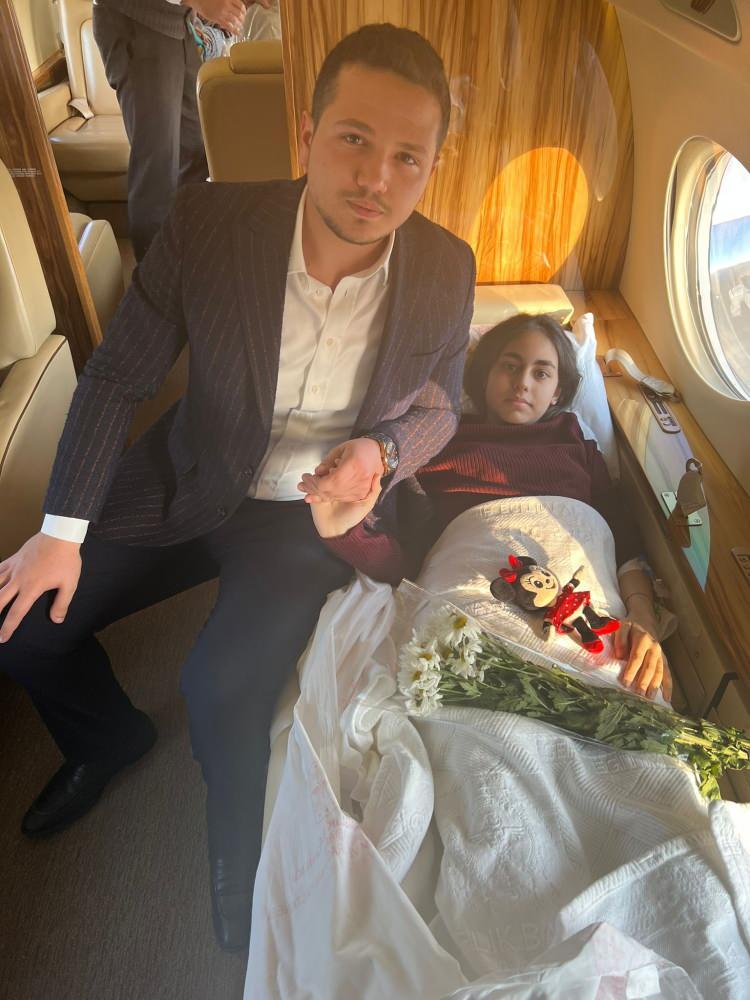 <p>Anne Gürsel Aşit ile çocukları Tuna ve Defne Yasemin kaçarak kurtuldu. </p>
