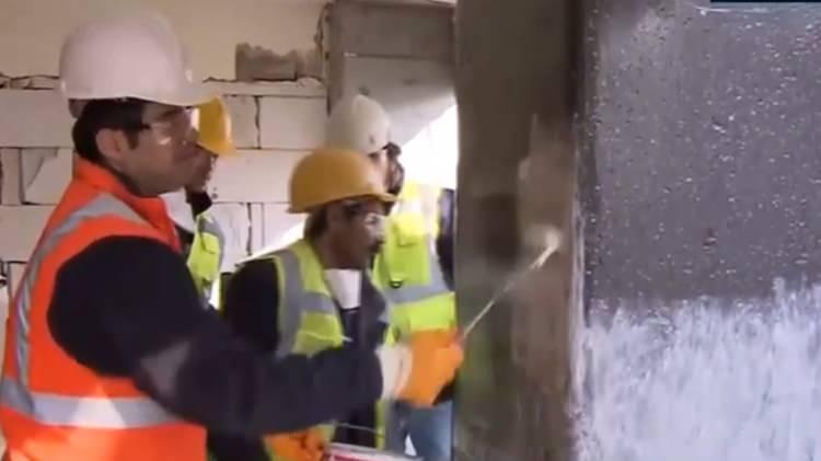 <p>Bu yöntem, çeşitli malzemeler için farklı uygulama çeşitleri bulundurmaktadır. Örneğin, beton yapılar için karbon fiber bantların betona sıkıştırılması veya metal yapılar için karbon fiber elyafların kaynak yöntemi ile yapıya entegre edilmesi gibi.</p>

