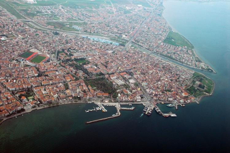 <p><strong>ÇANAKKALE'DE SU KRİZİ KAPIDA</strong></p>