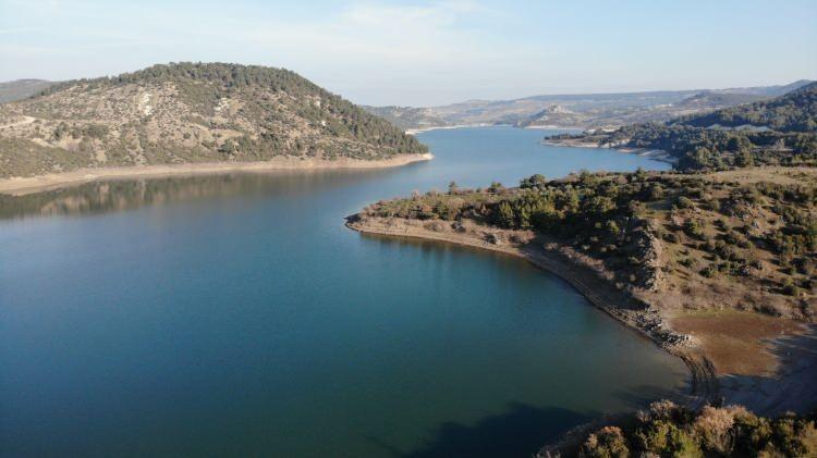 <p>Bu tarım arazilerinin ortalama 113 bin 258 hektar alanı sulanabilir tarım arazisi. Her yıl ortalama 113 bin 258 hektar sulanabilir tarım arazisinden yaklaşık 89 bin hektar tarım arazisinde sulama yapılıyor. </p>