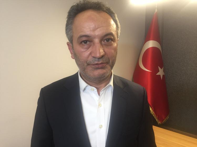 <p>Doğu Akdeniz İnşaat Müteahhit Birlikleri Federasyonu (DAİMFED) Genel Başkanı Mustafa Karslıoğlu, alınan bu kararın doğru olduğunu belirterek, “Kolonlarda çizik bile olsa orta hasarlıya geçebiliyor. Müteahhit ya da personelleri o kolonları sıvama yaparak hasarsız duruma getirebilir.</p>