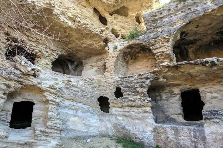 <p>&nbsp;Bir&ccedil;ok felaketi geride bırakan tarihi alanlar, 6 Şubat'ta kenti vuran ve binlerce binanın yıkılmasına neden olan depremlerde hasar almadı.&nbsp;</p>

