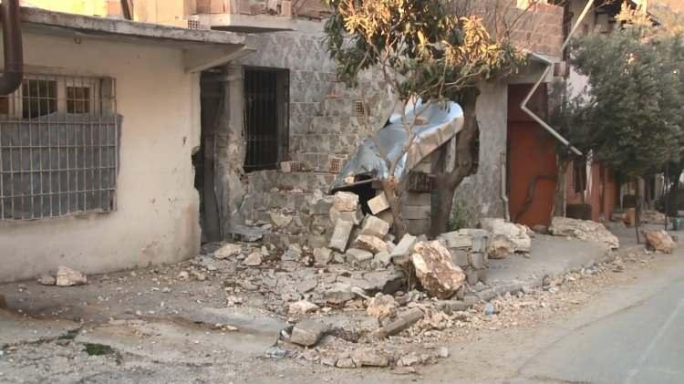 <p>Kayalıkları gören vatandaşlar ise şaşkınlıklarını gizleyemezken, dev kayalar havadan görüntülendi.<br />
</p>