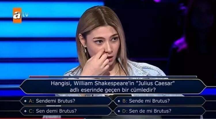 <p><span style="color:#B22222"><strong>Yarışmadan 2 bin TL alarak ayrılan Atlı, gelecekte iyi bir psikolog ve siyasetçi olmayı da hedeflediğinin altını çizen Simay Atlı kazandığı ödülle babasının kredi kartı borcunu ödemek istediğini söylemişti.</strong></span></p>