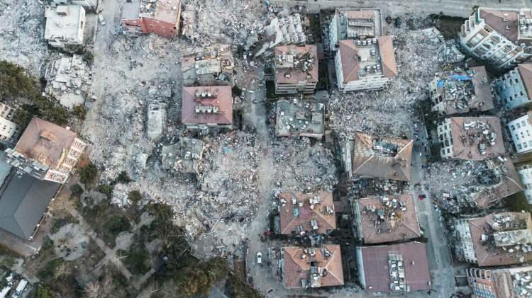 <p>Kahramanmaraş Pazarcık ve Elbistan'da dokuz saat arayla meydana gelen depremler, Türkiye büyük bir felakete yol açtı. </p>