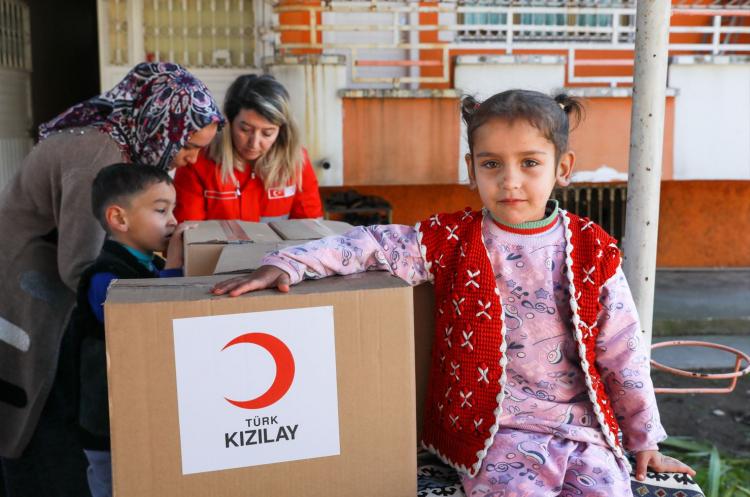 <p><strong>AFET BÖLGESİNDE YARALAR SARILIYOR</strong></p>

<p> </p>

<p><strong>Kızılay koordinesinde, Afet Beslenme Grubunda yer alan kurum, </strong>kuruluş ve derneklerin kapasiteleriyle bölgede, </p>
