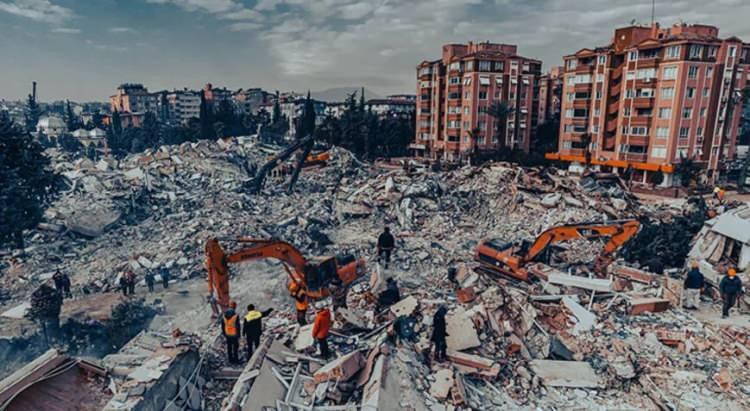 <p><strong>Deliller toplanmadan enkazlar kaldırılıyor.</strong></p>

<p><strong>GER&Ccedil;EK</strong>&nbsp;Adalet Bakanlığı, &uuml;lkede meydana gelen depremlerle ilgili g&uuml;ndemde yer alan, 'Deliller toplanmadan enkazlar kaldırılıyor' i&ccedil;erikli haberlerin ger&ccedil;eği yansıtmadığını bildirdi.</p>
