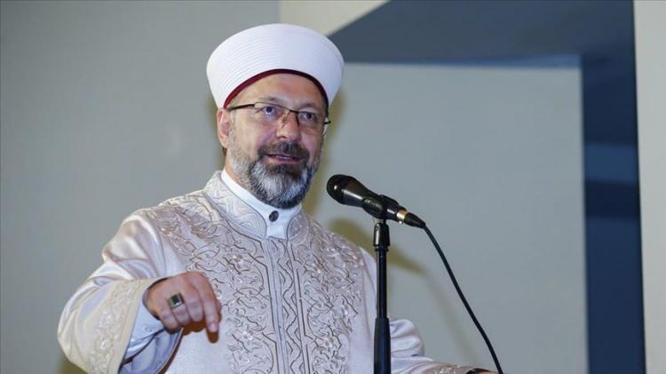 <p><strong>Diyanet İşleri Başkanı Ali Erbaş, &ldquo;Matematik dinimizce haramdır&rdquo; dedi.</strong></p>

<p><strong>GER&Ccedil;EK&nbsp;</strong>"Diyanet İşleri Başkanı Ali Erbaş, 'Matematik dinimizce haramdır, Allah zaten her şeyi en başından &ouml;l&ccedil;&uuml;p, tartıp, bi&ccedil;miştir. Bunu halen deşmek kimseye hayır getirmez' dedi" iddiasının tamamen asılsız olduğu, Erbaş'ın ge&ccedil;mişe d&ouml;n&uuml;k a&ccedil;ıklamaları incelendiğinde, b&ouml;yle bir ifadeye rastlanmadığı, karalama ama&ccedil;lı &uuml;retilen bu dezenformasyonun herhangi bir dayanağının olmadığı belirtildi.</p>

<p>&nbsp;</p>
