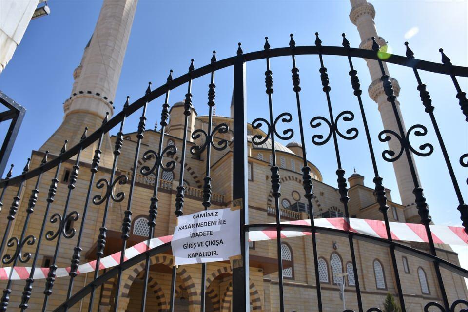 <p>Kahramanmaraş İl Müftü Yardımcısı Mehmet Demir, AA muhabirine, şehrin simgelerinden olan caminin 13 yıl önce ibadete açıldığını söyledi.</p>

<p> </p>
