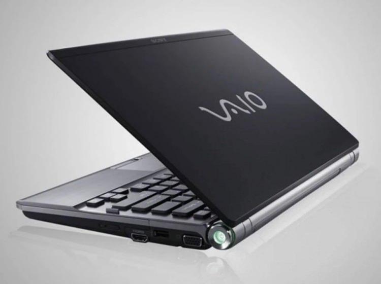 <p>Sony Vaio: Marka, orijinal Vaio logosunu V ve A harfleriyle analog bir dalga şekli olarak, I ve O harflerini ise binlik kod olarak temsil etti. </p>