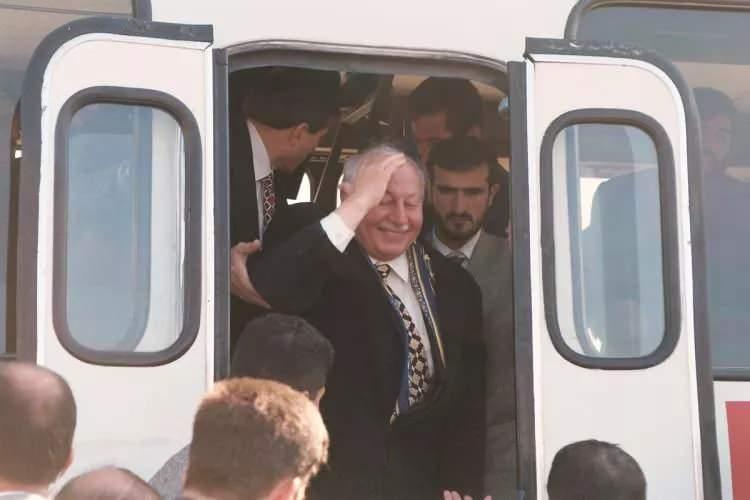 <p>Mücahit Erbakan'ın liderliğindeki parti, o yıllarda kurulan yeni hükümetlerde ortak oldu, 4 yıl süreyle hükümet ortaklığını sürdürdü.</p>

<p> </p>
