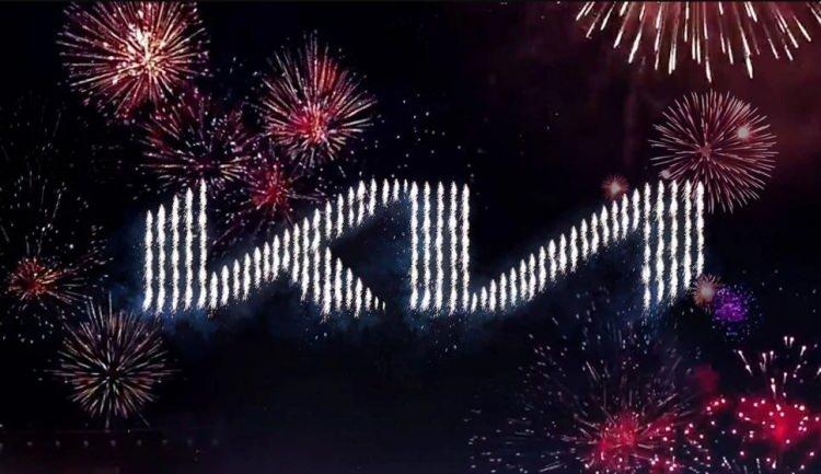 <p>Eskiden şaşırtma gücü anlamına gelen "The Power to surprise" olan KIA sloganı da logo ile birlikte değişti. "Movement that inspires" yani ilham verici hareket, artık KIA'nın yeni sloganı olacak.</p>