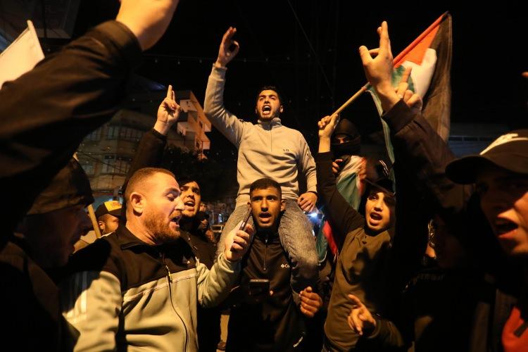 <p>Beyta beldesi sakinlerinden olan Aktaş'ın, depremden sonra Türkiye'deki arama kurtarma çalışmalarında gönüllü olarak bulunduğu kaydedildi.</p>