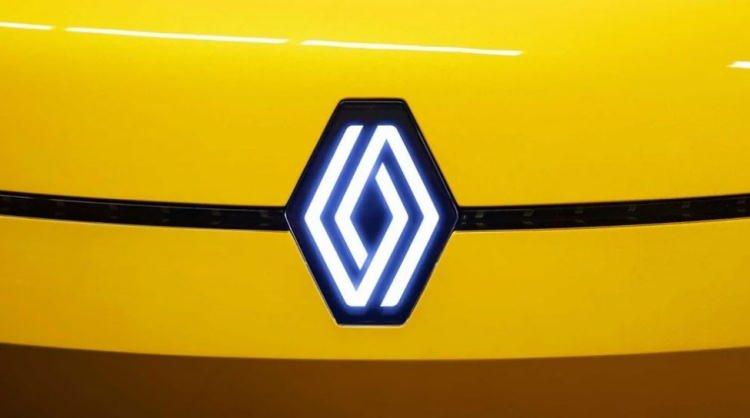 <p>Otomobil piyasasında yeni trend iki boyutlu logalar. </p>

<p> </p>

<p>Son olarak Renault firması da Renaulution etkinliğinde yeni logosunu tanıttı. </p>

<p> </p>

<p>1925'te tanıtılan logodan esinlenen yeni logo için Renault Tasarım Direktörü Gilles Vidal, ” Renault 5 modeli bizim için zorlu bir süreçti. Logo konusunda aldığımız olumlu geri dönüşler logo değişikliğinin hızlı ilerlemesini sağladı. Aldığımız tepkiler gerçekten motive ediciydi. ” ifadelerini kullandı.</p>
