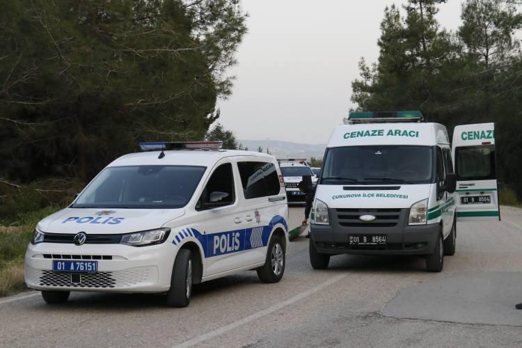 <p><strong>KAMERA KAYITLARINDA KAN DONDURAN DETAY ORTAYA ÇIKTI</strong></p>

<p> </p>

<p>Polis, olay yerine geliş güzergahındaki güvenlik kameralarında yaptığı incelemede, bir otomobilin aşırı hız yaptığını belirledi. </p>
