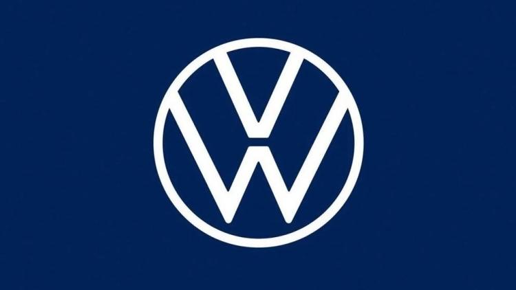 <p><span style="color:#B22222"><strong>VOLKSWAGEN'İN YENİ LOGOSU</strong></span></p>

<p> </p>

<p>VW Frankfurt Otomobil Fuarı öncesinde ID.3 adlı ilk elektrikli otomobilini resmi olarak tanıttı.</p>

<p> </p>

<p>Alman otomotiv devinin elektrikli modellerinde kullanacağı yeni logosu da görücüye çıktı.</p>
