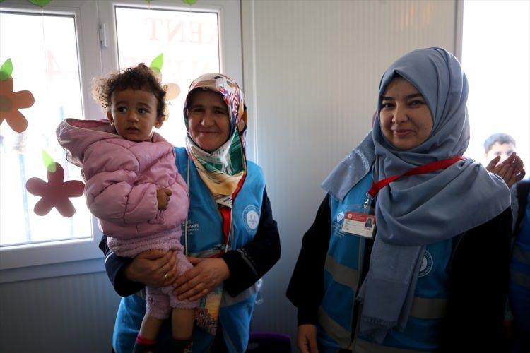<p>Depremlerden en çok etkilenen yerleşim yerleri arasında olan İslahiye'deki afetzedeler için Kalyon Holding tarafından inşa edilen alanda, Diyanet İşleri Başkanlığınca çocuklar için kurs ve oyun alanları hazırlandı.</p>